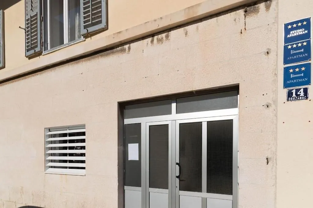 Wonderful Apartment Near City Center And Sea Split