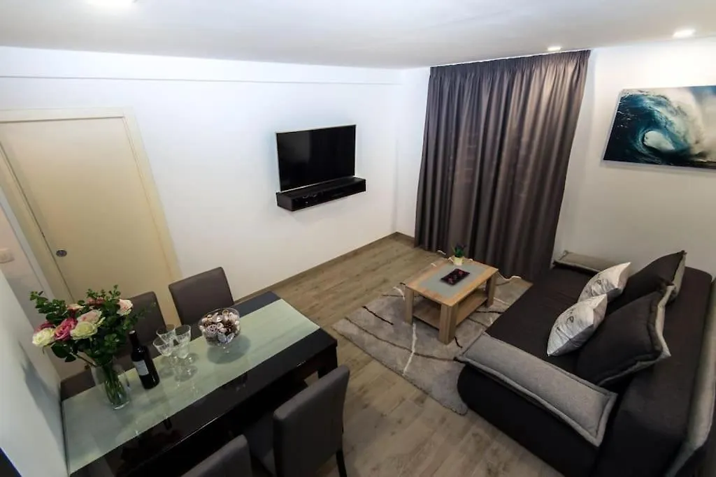 Wonderful Apartment Near City Center And Sea Split